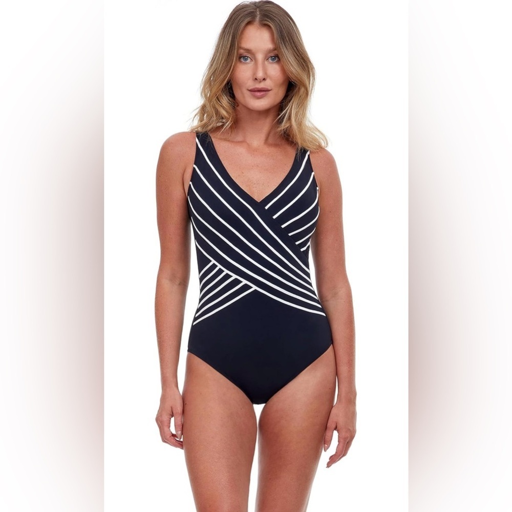 Gottex Women's Black One-Piece Swimsuit Size 6